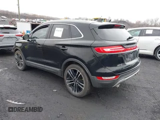 2017 Lincoln MKC Reserve with VIN 5LMTJ3DH4HUL32550, listed as a IAAI auction lot 41961355 with 60,104 mi miles. Bid and sale history available at carsss.com. Image 3.