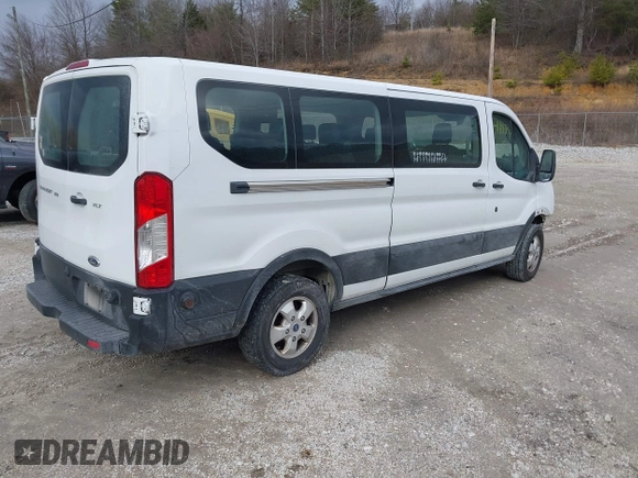 2019 Ford Transit Passenger XL z VIN 1FBZX2YM8KKA31871, wystawiony jako IAAI lot #41168344 z przebiegiem 95 957 mil mil oraz . Historia ofert i sprzedaży dostępna na DreamBid. Obrazek 4.