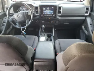 2022 Nissan Frontier SV z VIN 1N6ED1EK9NN665870, wystawiony jako Copart lot #62024325 z przebiegiem 93 270 mil mil oraz Czysty tytuł • Clean title. Historia ofert i sprzedaży dostępna na DreamBid. Obrazek 8.