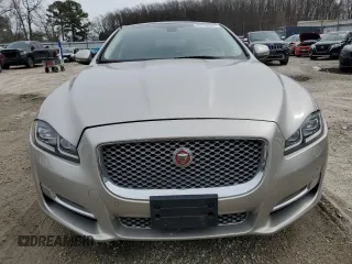 2017 Jaguar XJ with VIN SAJWJ2GDXH8W09509, listed as a Copart auction lot 47792345 with 148,052 mi miles and Clean Title. Bid and sale history available at carsss.com. Image 5.
