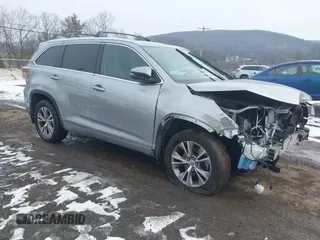 2014 Toyota Highlander XLE z VIN 5TDJKRFH0ES006580, wystawiony jako IAAI lot #41440828 z przebiegiem 168 730 mil mil oraz . Historia ofert i sprzedaży dostępna na DreamBid. Obrazek 1.