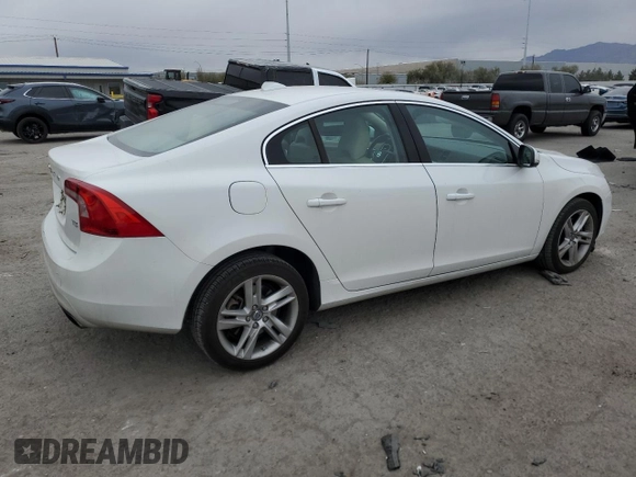 2015 Volvo S60 T5 Drive-E Premier z VIN YV140MFB2F1315820, wystawiony jako Copart lot #48077765 z przebiegiem 116 473 mil mil oraz Szkoda całkowita • Salvage title. Historia ofert i sprzedaży dostępna na DreamBid. Obrazek 3.