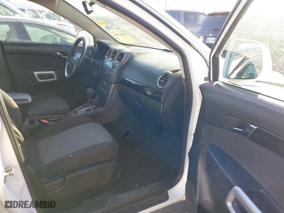 2014 Chevrolet Captiva Sport Fleet LS with VIN 3GNAL2EK7ES621566, listed as a IAAI auction lot 41624388 with 113,551 mi miles. Bid and sale history available at carsss.com. Image 5.