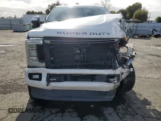 2017 Ford F-350 Platinum с VIN 1FT8W3BT1HEB72157, выставлен на аукционе Copart как лот 50434415 с пробегом 177 062 миль миль и Списание • Salvage title. История ставок и продаж доступна на DreamBid. Изображение 5.