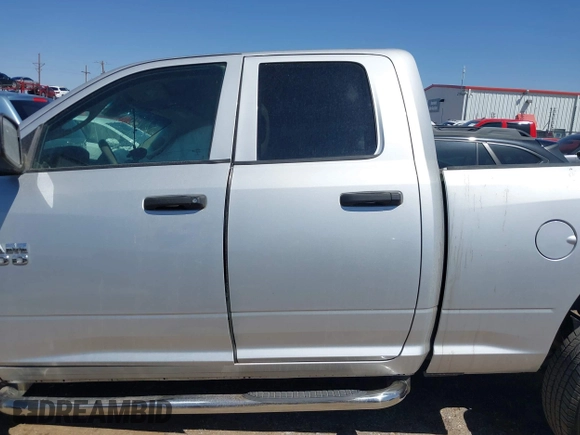 2016 Ram 1500 Express z VIN 1C6RR6FT3GS333204, wystawiony jako IAAI lot #41992873 z przebiegiem 111 383 mil mil oraz . Historia ofert i sprzedaży dostępna na DreamBid. Obrazek 15.
