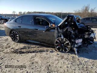 2024 BMW i5 eDrive40 with VIN WBY33FK04RCR49355, listed as a Copart auction lot 87800905 with 0 mi miles and Salvage Title. Bid and sale history available at carsss.com. Image 4.