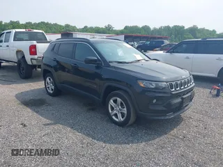 2023 Jeep Compass Altitude z VIN 3C4NJDBN3PT531113, wystawiony jako IAAI lot #42424849 z przebiegiem Nie podano mil oraz . Historia ofert i sprzedaży dostępna na DreamBid. Obrazek 1.