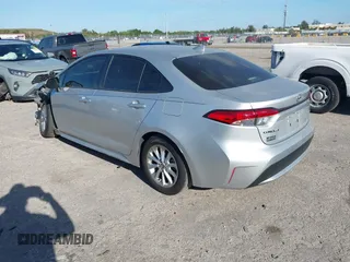 2022 Toyota Corolla LE with VIN JTDVPMAE7N3016592, listed as a IAAI auction lot 41856939 with 28,597 mi miles. Bid and sale history available at carsss.com. Image 3.