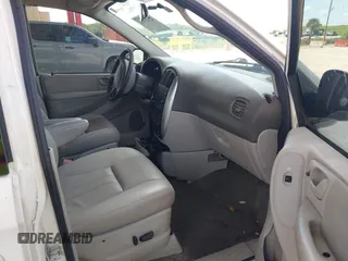 2007 Chrysler Town & Country Touring z VIN 2A4GP54L47R274792, wystawiony jako IAAI lot #42523960 z przebiegiem 69 081 mil mil oraz . Historia ofert i sprzedaży dostępna na DreamBid. Obrazek 5.