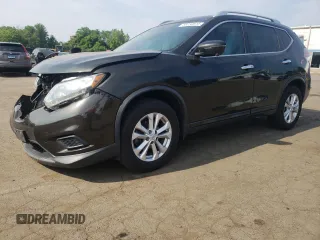 2016 Nissan Rogue SV z VIN 5N1AT2MV9GC751731, wystawiony jako Copart lot #59730515 z przebiegiem 145 735 mil mil oraz Szkoda całkowita • Salvage title. Historia ofert i sprzedaży dostępna na DreamBid. Obrazek 1.