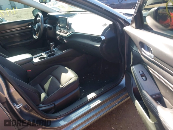 2019 Nissan Altima S z VIN 1N4BL4BV4KC187993, wystawiony jako IAAI lot #41972120 z przebiegiem 107 227 mil mil oraz . Historia ofert i sprzedaży dostępna na DreamBid. Obrazek 5.