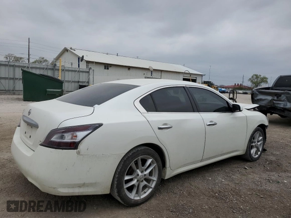 2014 Nissan Maxima SV z VIN 1N4AA5AP9EC441423, wystawiony jako Copart lot #53294005 z przebiegiem 168 094 mil mil oraz Szkoda całkowita • Salvage title. Historia ofert i sprzedaży dostępna na DreamBid. Obrazek 3.