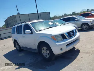 2005 Nissan Pathfinder SE with VIN 5N1AR18UX5C791209, listed as a IAAI auction lot 41752470 with 178,465 mi miles. Bid and sale history available at carsss.com. Image 1.