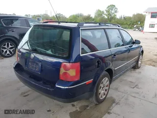 2003 Volkswagen Passat GLS with VIN WVWVD63B93E026484, listed as a IAAI auction lot 41071543 with 172,538 mi miles. Bid and sale history available at carsss.com. Image 4.