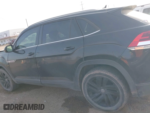 2021 Volkswagen Atlas SE with VIN 1V2WE2CA3MC240934, listed as a IAAI auction lot 41739347 with 44,485 mi miles and . Bid and sale history available at DreamBid. Image 14.