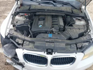 2009 BMW 3 Series 328i with VIN WBAPH77559NL83531, listed as a IAAI auction lot 41968727 with 159,755 mi miles. Bid and sale history available at carsss.com. Image 10.