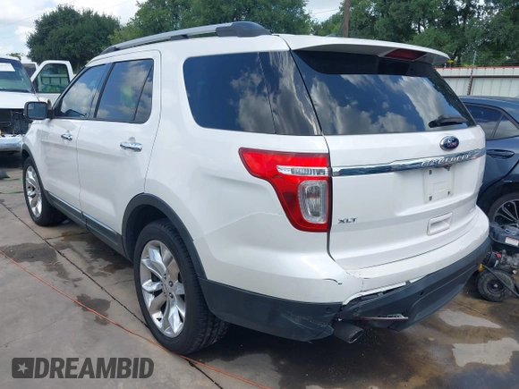 2014 Ford Explorer XLT with VIN 1FM5K7D84EGB67934, listed as a IAAI auction lot 42424640 with 174,131 mi miles and . Bid and sale history available at DreamBid. Image 3.