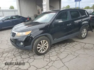 2011 Kia Sorento EX z VIN 5XYKUDA28BG161021, wystawiony jako Copart lot #55808905 z przebiegiem 204 691 mil mil oraz Szkoda całkowita • Salvage title. Historia ofert i sprzedaży dostępna na DreamBid. Obrazek 1.