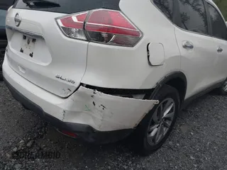 2015 Nissan Rogue SL with VIN 5N1AT2MVXFC760372, listed as a IAAI auction lot 41970884 with 196,344 mi miles. Bid and sale history available at carsss.com. Image 6.