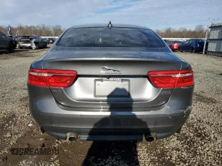 2019 Jaguar XE 25t Premium with VIN SAJAJ4FX1KCP49504, listed as a Copart auction lot 86698644 with 0 mi miles and Salvage Title. Bid and sale history available at carsss.com. Image 6.