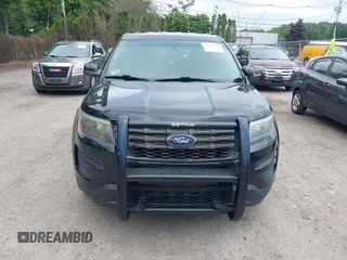 2017 Ford Police Interceptor Utility z VIN 1FM5K8AR8HGA37503, wystawiony jako IAAI lot #42414520 z przebiegiem 107 551 mil mil oraz . Historia ofert i sprzedaży dostępna na DreamBid. Obrazek 12.