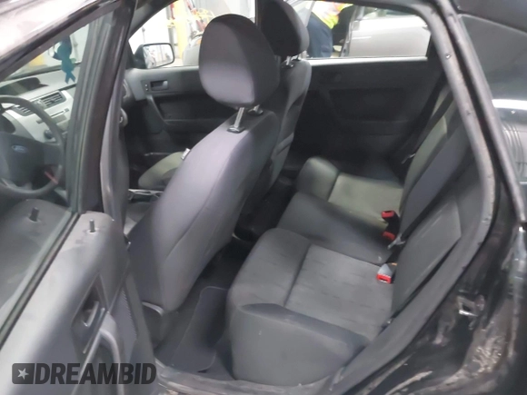 2011 Ford Focus SE with VIN 1FAHP3FN5BW192119, listed as a IAAI auction lot 41193926 with 113,435 mi miles. Bid and sale history available at carsss.com. Image 8.