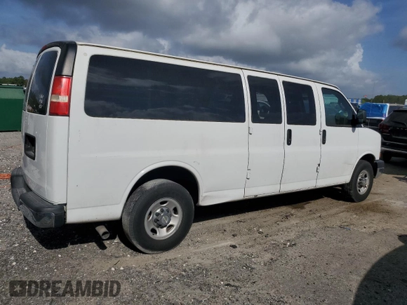 2016 Chevrolet Express Passenger LT z VIN 1GAZGPFG5G1238133, wystawiony jako Copart lot #51679825 z przebiegiem 138 853 mil mil oraz Czysty tytuł • Clean title. Historia ofert i sprzedaży dostępna na DreamBid. Obrazek 3.