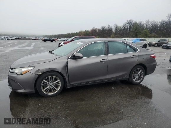 2015 Toyota Camry XLE z VIN 4T1BF1FK4FU985826, wystawiony jako Copart lot #55783835 z przebiegiem 214 790 mil mil oraz Czysty tytuł • Clean title. Historia ofert i sprzedaży dostępna na DreamBid. Obrazek 1.