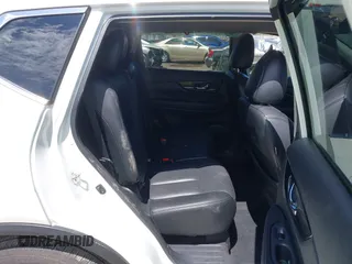 2017 Nissan Rogue SL z VIN 5N1AT2MT5HC884728, wystawiony jako IAAI lot #42330244 z przebiegiem 89 744 mil mil oraz . Historia ofert i sprzedaży dostępna na DreamBid. Obrazek 8.