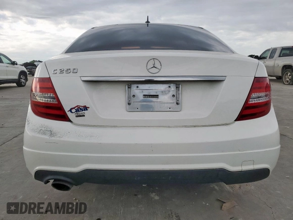 2014 Mercedes-Benz C 250 Sport with VIN WDDGF4HB4ER305780, listed as a Copart auction lot 55568075 with 138,153 mi miles and Clean Title. Bid and sale history available at DreamBid. Image 6.