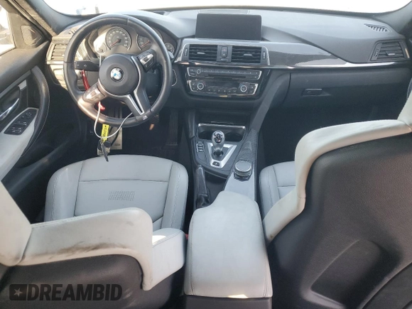 2015 BMW M3 z VIN WBS3C9C58FP806094, wystawiony jako Copart lot #52009855 z przebiegiem Nie podano mil oraz Szkody całkowita. Historia ofert i sprzedaży dostępna na DreamBid. Obrazek 8.