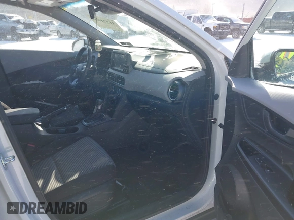 2020 Hyundai Kona SEL Plus with VIN KM8K62AA8LU426019, listed as a IAAI auction lot 41574608 with 61,264 mi miles. Bid and sale history available at carsss.com. Image 5.