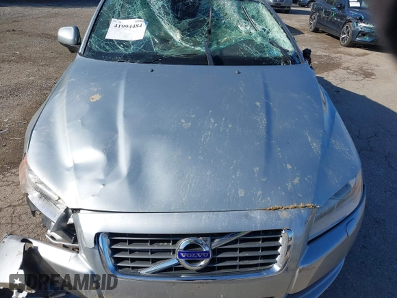 2013 Volvo S80 T6 with VIN YV1902AH1D1166710, listed as a IAAI auction lot 41994484 with 116,000 mi miles. Bid and sale history available at carsss.com. Image 10.