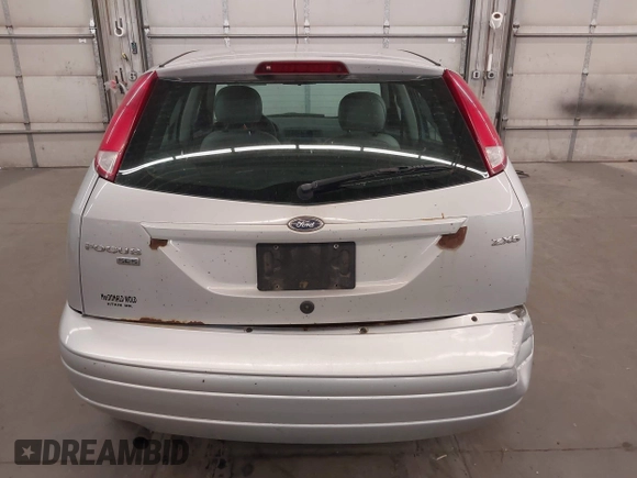 2005 Ford Focus S with VIN 3FAFP37N15R138393, listed as a IAAI auction lot 42106817 with 144,047 mi miles and . Bid and sale history available at carsss.com. Image 17.