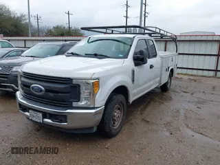 2017 Ford F-250 XL with VIN 1FD7X2A60HEE87543, listed as a IAAI auction lot 41654518 with 163,827 mi miles and . Bid and sale history available at DreamBid. Image 17.