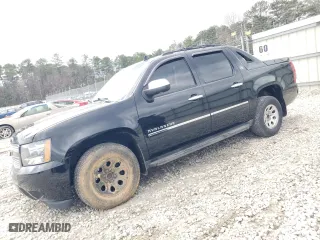 2013 Chevrolet Avalanche LTZ with VIN 3GNMCGE07DG198370, listed as a Copart auction lot 43990185 with 125,944 mi miles and Salvage Title. Bid and sale history available at carsss.com. Image 1.