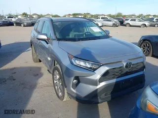 2021 Toyota RAV4 XLE Premium with VIN 2T3C1RFV1MC142071, listed as a IAAI auction lot 41747935 with 82,427 mi miles. Bid and sale history available at carsss.com. Image 1.