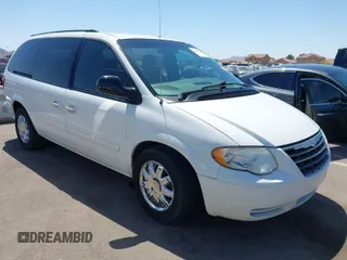 2005 Chrysler Town & Country LX with VIN 2C4GP44R25R194828, listed as a IAAI auction lot 42001213 with 118,716 mi miles. Bid and sale history available at carsss.com. Image 1.