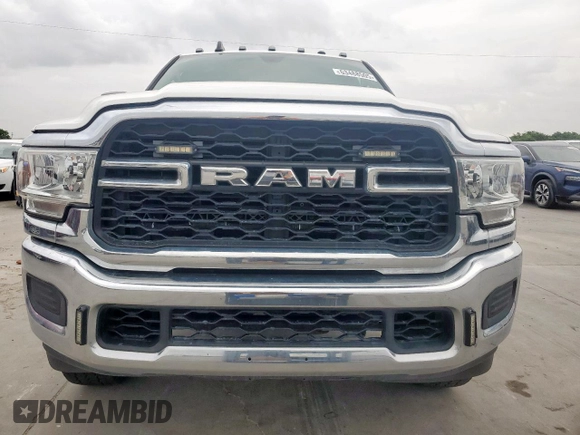 2019 Ram 2500 Tradesman with VIN 3C6UR5HJ6KG570026, listed as a Copart auction lot 63488505 with 129,320 mi miles and Clean title. Bid and sale history available at DreamBid. Image 5.