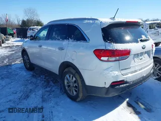 2017 Kia Sorento LX with VIN 5XYPG4A33HG268217, listed as a IAAI auction lot 41595753 with 1 mi miles. Bid and sale history available at carsss.com. Image 3.