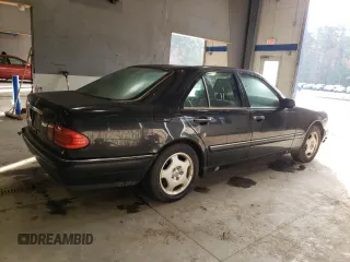 1997 Mercedes-Benz E-Class with VIN WDBJF72F3VA260566, listed as a Copart auction lot 81894314 with 106,208 mi miles and Clean Title. Bid and sale history available at carsss.com. Image 3.