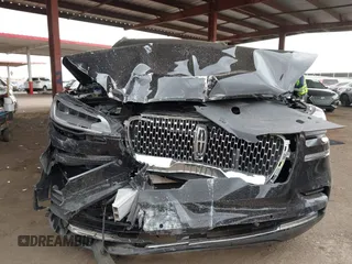 2024 Lincoln Aviator Reserve z VIN 5LM5J7WC2RGL05445, wystawiony jako IAAI lot #42184539 z przebiegiem 68 616 mil mil oraz . Historia ofert i sprzedaży dostępna na DreamBid. Obrazek 12.