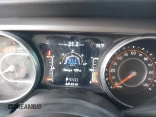 2020 Jeep Wrangler Unlimited Willys z VIN 1C4HJXDM1LW290451, wystawiony jako IAAI lot #42586990 z przebiegiem 64 163 mil mil oraz . Historia ofert i sprzedaży dostępna na DreamBid. Obrazek 7.