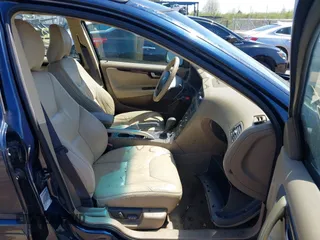 2002 Volvo V70 with VIN YV1SZ58DX21075265, listed as a IAAI auction lot 41983006 with 180,393 mi miles. Bid and sale history available at carsss.com. Image 5.