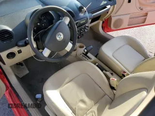 2004 Volkswagen New Beetle Coupe GL with VIN 3VWBK21C54M402135, listed as a Copart auction lot 50727685 with 159,702 mi miles and Salvage Title. Bid and sale history available at carsss.com. Image 8.