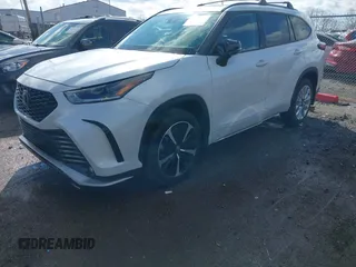 2022 Toyota Highlander XSE with VIN 5TDLZRBH0NS235559, listed as a IAAI auction lot 41684126 with 23,671 mi miles and . Bid and sale history available at DreamBid. Image 17.
