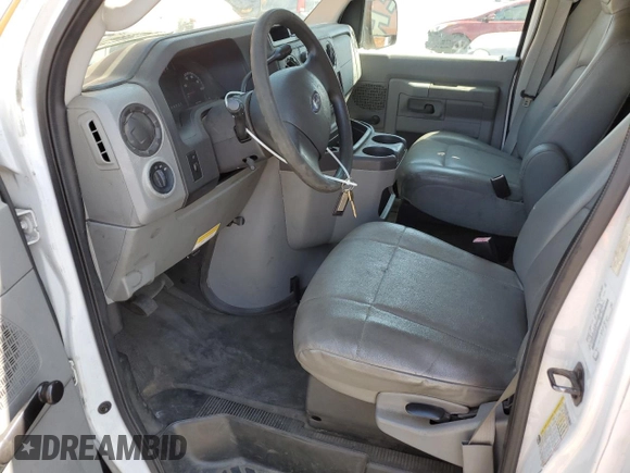 2010 Ford Econoline Cargo Commercial z VIN 1FTNE2EL0ADA17719, wystawiony jako Copart lot #59343765 z przebiegiem 85 417 mil mil oraz Tytuł czysty. Historia ofert i sprzedaży dostępna na DreamBid. Obrazek 7.