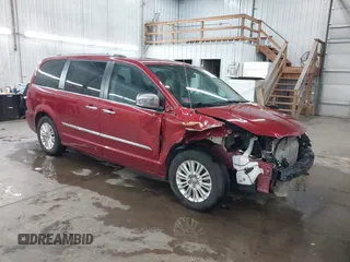 2014 Chrysler Town & Country Limited z VIN 2C4RC1GG2ER453993, wystawiony jako IAAI lot #41942877 z przebiegiem 181 701 mil mil oraz . Historia ofert i sprzedaży dostępna na DreamBid. Obrazek 1.