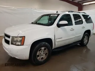 2008 Chevrolet Tahoe 2LT z VIN 1GNFC13078R152116, wystawiony jako Copart lot #42241295 z przebiegiem 224 882 mil mil oraz Czysty tytuł • Clean title. Historia ofert i sprzedaży dostępna na DreamBid. Obrazek 1.