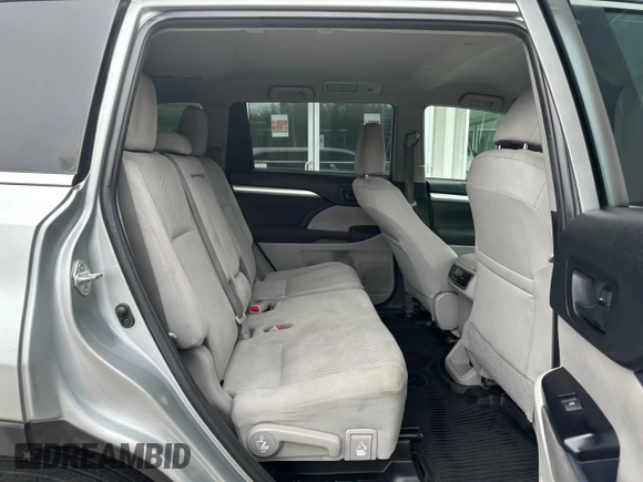 2019 Toyota Highlander LE с VIN 5TDBZRFH9KS945111, выставлен на аукционе Copart как лот 65295025 с пробегом 179 416 миль миль и Чистый • Clean title. История ставок и продаж доступна на DreamBid. Изображение 6.